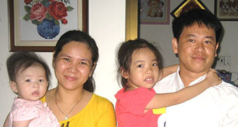 photo of nguyen and family