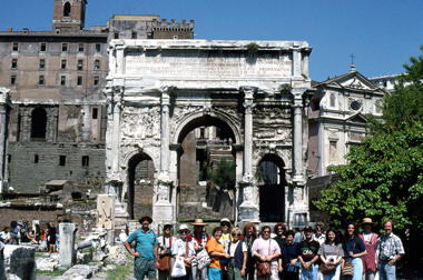 TWU students visiting the Arch of Septimius Severus in Rome.